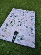 Housse de livre matelassée feuilles d'eucalyptus fond blanc: L